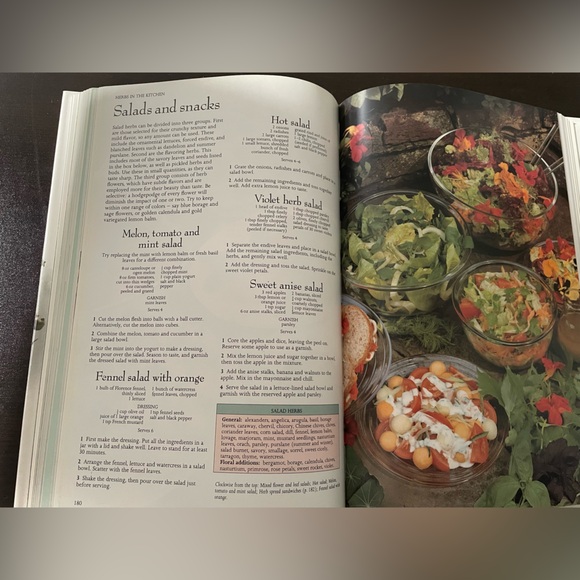 The Complete Book of Herbs (1988) - Picture 5 of 10